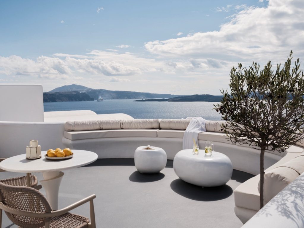 Sweeping panoramas and exquisite design at Canaves Sunday